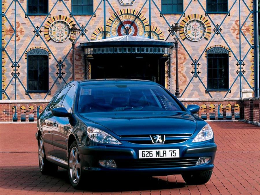  Peugeot 607 1999 года  (фото 15 из 53)